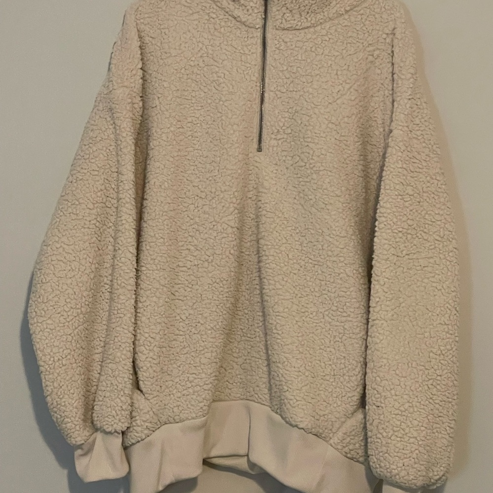 American Eagle woman’s Cream Sherpa 1/4 zip Pullover